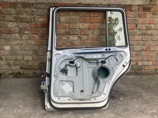 bontott VW TOURAN Jobb hátsó Ajtó (Részeivel)