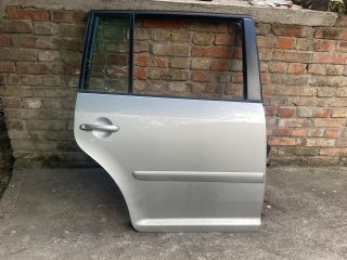 bontott VW TOURAN Jobb hátsó Ajtó (Részeivel)