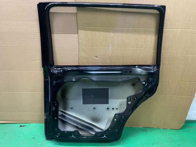 bontott VW TOURAN Jobb hátsó Ajtó (Üres lemez)