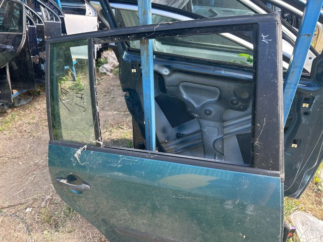 bontott VW TOURAN Jobb hátsó Ajtó (Üres lemez)
