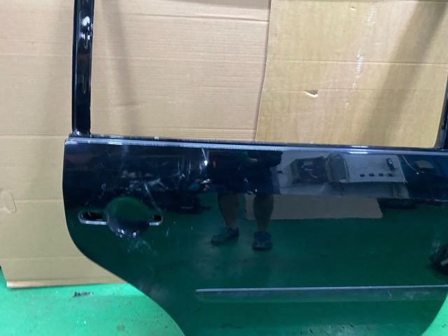bontott VW TOURAN Jobb hátsó Ajtó (Üres lemez)