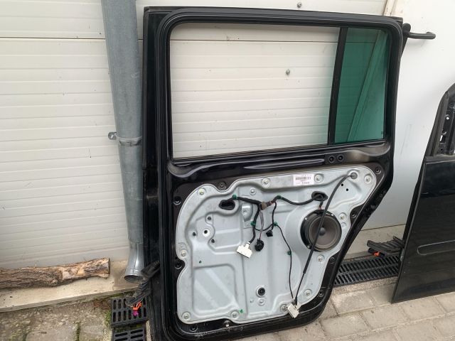 bontott VW TOURAN Jobb hátsó Ajtó (Üres lemez)