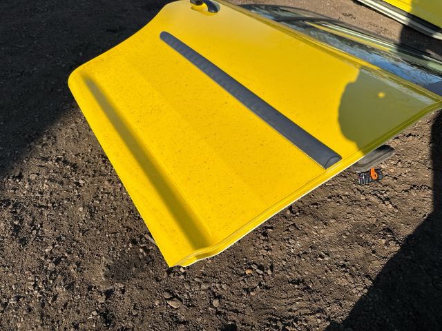 bontott VW TOURAN Jobb hátsó Ajtó (Üres lemez)