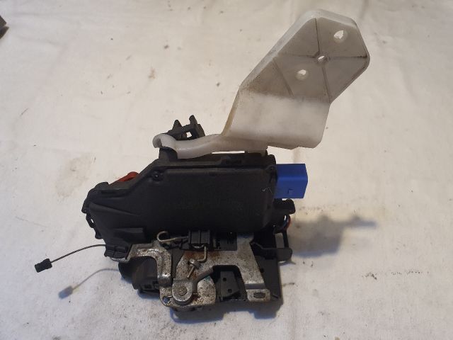 bontott VW TOURAN Jobb hátsó Ajtózár