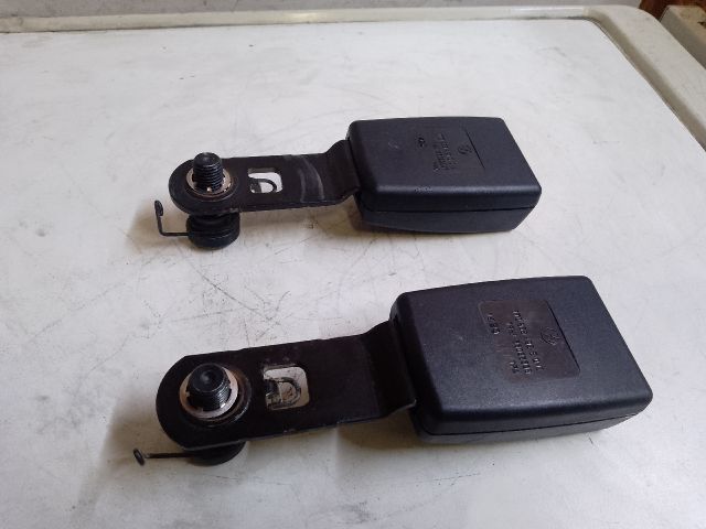 bontott VW TOURAN Jobb hátsó Biztonsági Öv Csat