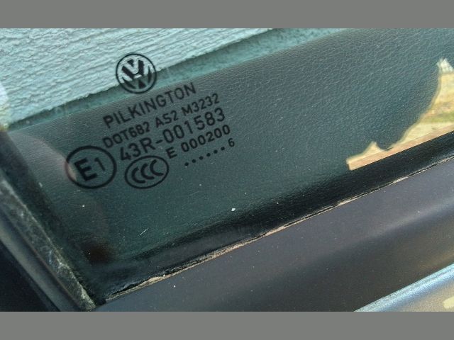 bontott VW TOURAN Jobb hátsó Fixüveg (Ajtóban)