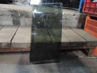 bontott VW TOURAN Jobb hátsó Fixüveg (Ajtóban)