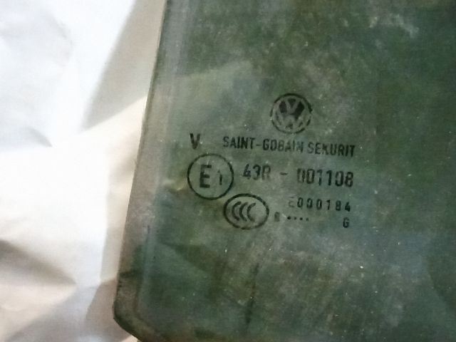 bontott VW TOURAN Jobb hátsó Fixüveg (Ajtóban)