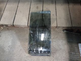 bontott VW TOURAN Jobb hátsó Fixüveg (Ajtóban)