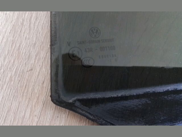 bontott VW TOURAN Jobb hátsó Fixüveg (Ajtóban)