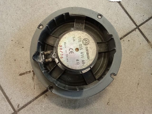 bontott VW TOURAN Jobb hátsó Hangszóró