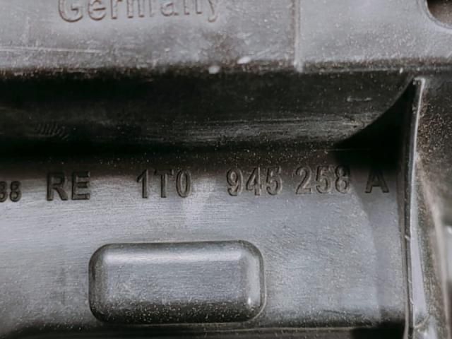 bontott VW TOURAN Jobb Hátsó Lámpa Foglalat