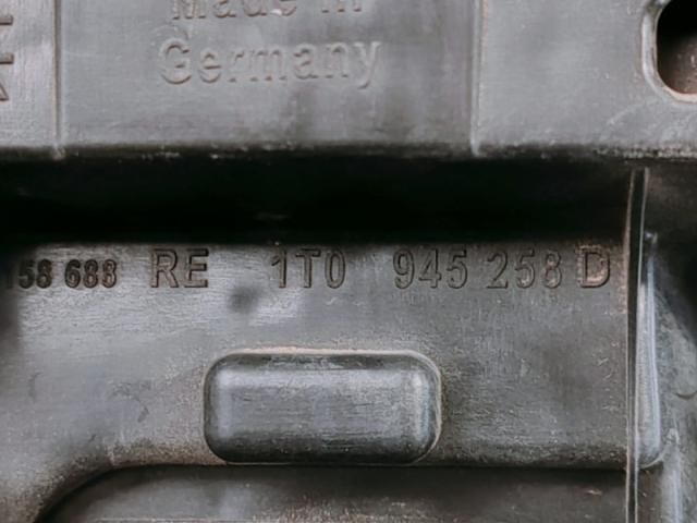 bontott VW TOURAN Jobb Hátsó Lámpa Foglalat