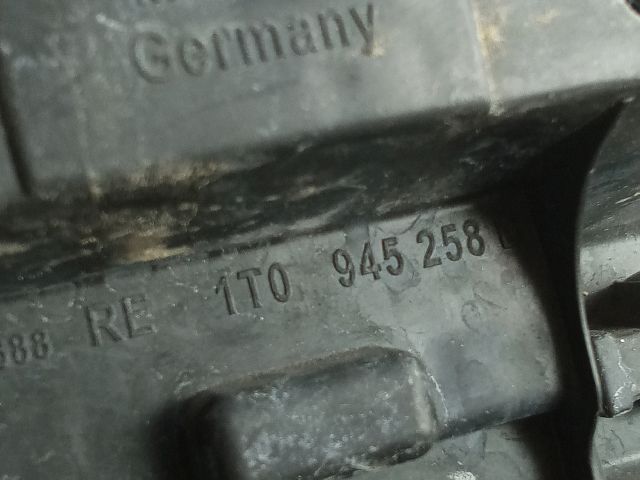 bontott VW TOURAN Jobb Hátsó Lámpa Foglalat