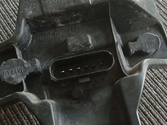 bontott VW TOURAN Jobb Hátsó Lámpa Foglalat