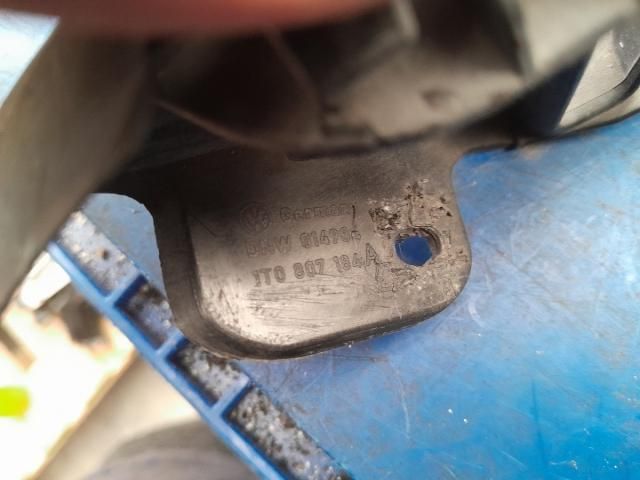 bontott VW TOURAN Jobb hátsó Lökhárító Tartó (Műanyag)