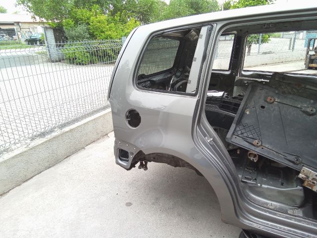 bontott VW TOURAN Jobb hátsó Negyed Karosszéria Csomag