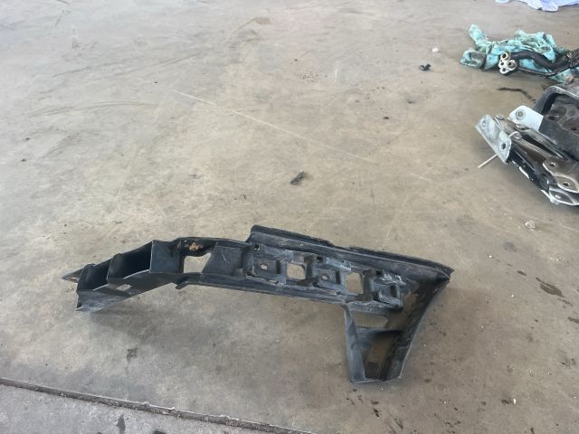 bontott VW TOURAN Jobb hátsó Oldal Lökhárító Tartó (Műanyag)