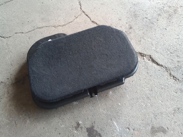 bontott VW TOURAN Jobb hátsó Tároló Rekesz