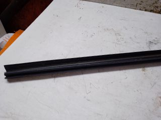 bontott VW TOURAN Jobb hátsó Vízlehúzó Gumicsík