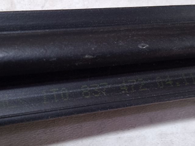 bontott VW TOURAN Jobb hátsó Vízlehúzó Gumicsík