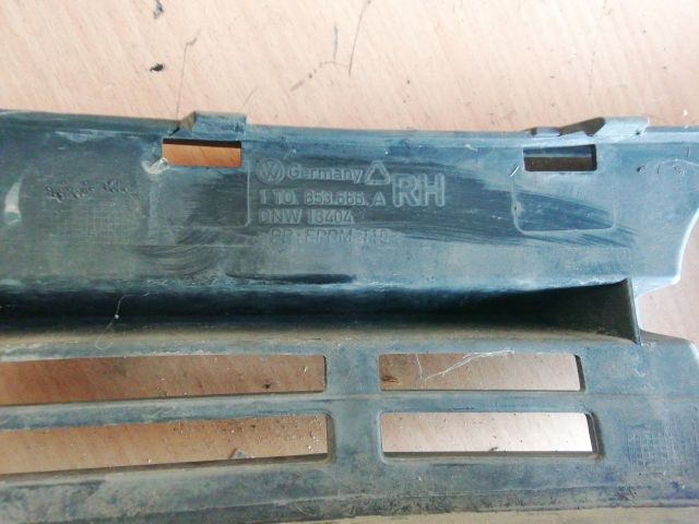 bontott VW TOURAN Jobb Ködfényszóró Lámpakeret