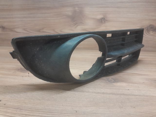 bontott VW TOURAN Jobb Ködfényszóró Lámpakeret