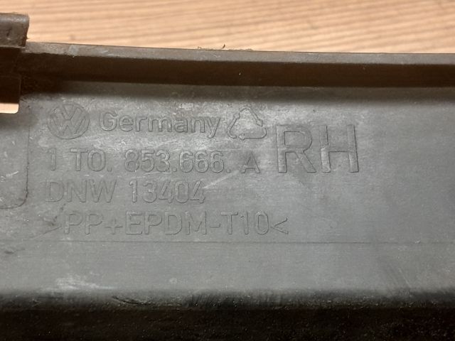 bontott VW TOURAN Jobb Ködfényszóró Lámpakeret