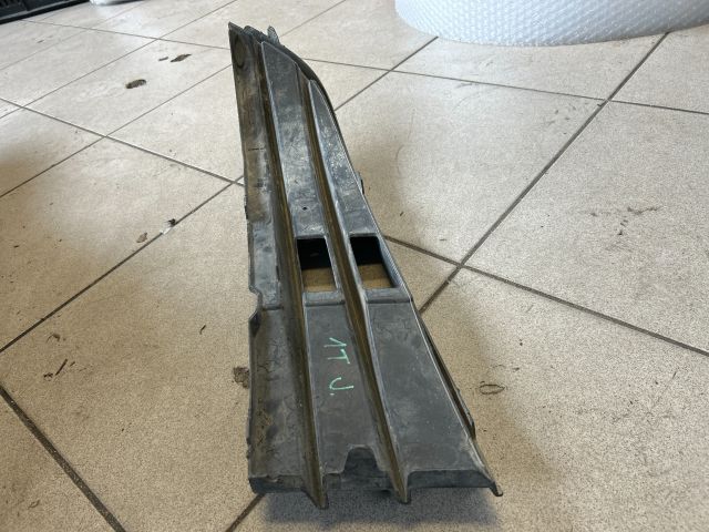 bontott VW TOURAN Jobb Ködlámpa Rács