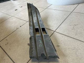 bontott VW TOURAN Jobb Ködlámpa Rács