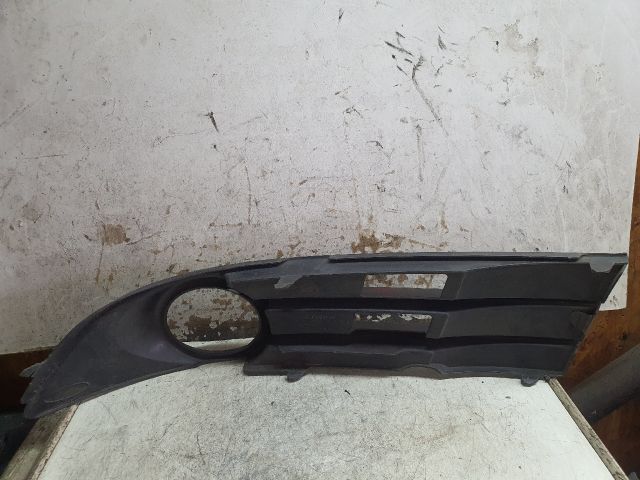 bontott VW TOURAN Jobb Ködlámpa Rács