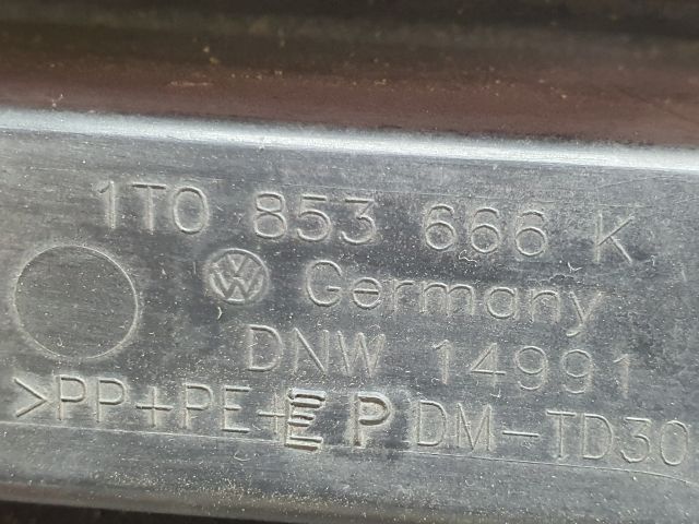 bontott VW TOURAN Jobb Ködlámpa Rács