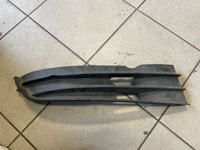 bontott VW TOURAN Jobb Ködlámpa Rács