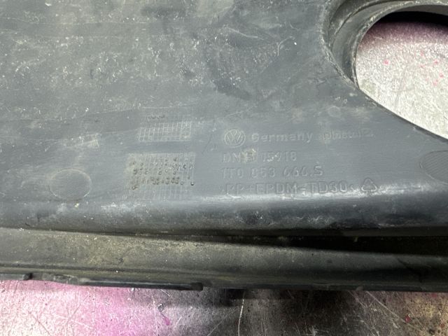 bontott VW TOURAN Jobb Ködlámpa Rács