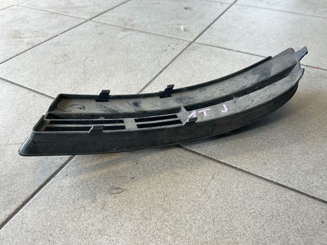 bontott VW TOURAN Jobb Ködlámpa Rács