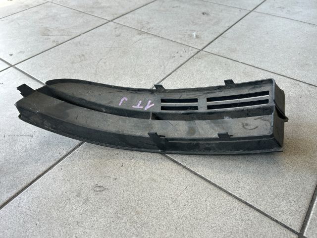 bontott VW TOURAN Jobb Ködlámpa Rács