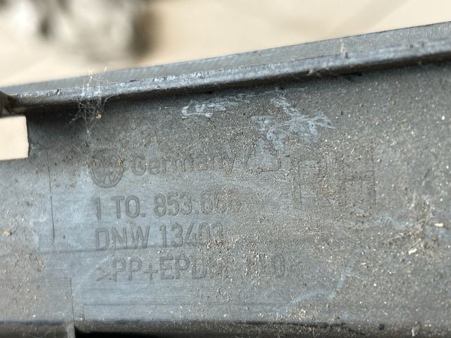 bontott VW TOURAN Jobb Ködlámpa Rács