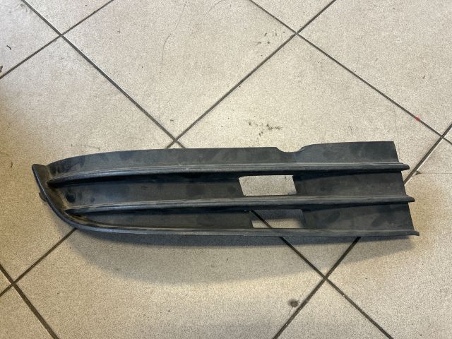 bontott VW TOURAN Jobb Ködlámpa Rács