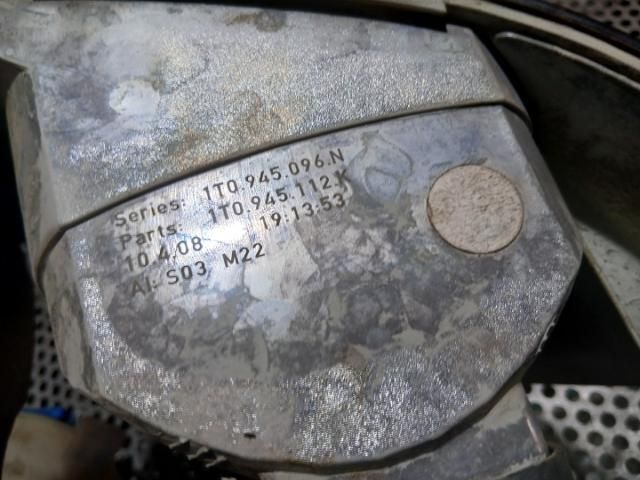 bontott VW TOURAN Jobb Külső Hátsó Lámpa