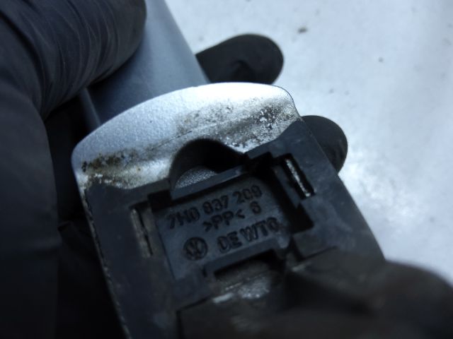 bontott VW TOURAN Jobb Külső Kilincs (Pozíciófüggetlen)