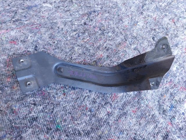 bontott VW TOURAN Jobb Sárvédő Oldaltartó