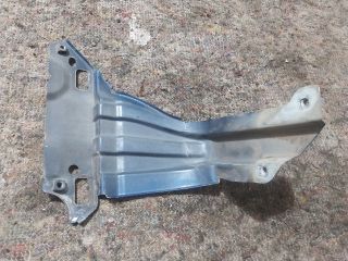 bontott VW TOURAN Jobb Sárvédő Oldaltartó