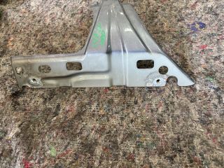 bontott VW TOURAN Jobb Sárvédő Oldaltartó