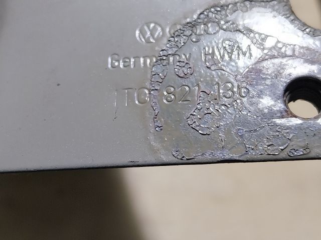 bontott VW TOURAN Jobb Sárvédő Oldaltartó