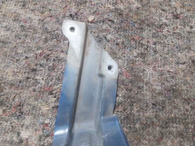 bontott VW TOURAN Jobb Sárvédő Oldaltartó