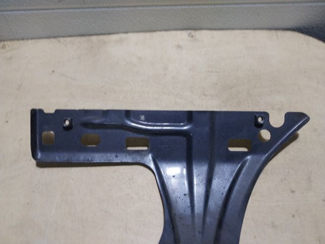 bontott VW TOURAN Jobb Sárvédő Oldaltartó