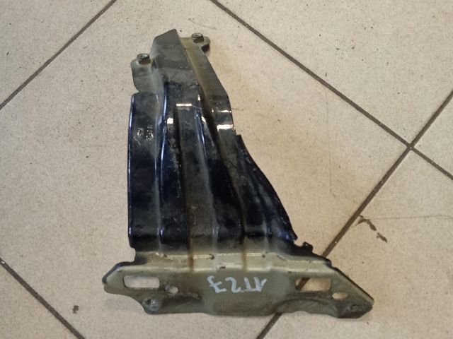 bontott VW TOURAN Jobb Sárvédő Oldaltartó