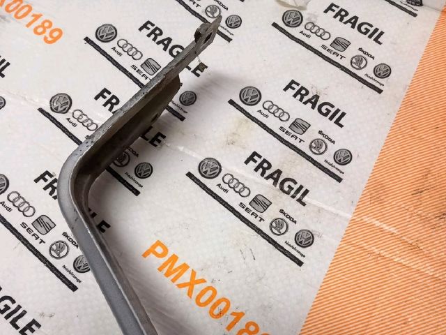 bontott VW TOURAN Jobb Sárvédő Oldaltartó