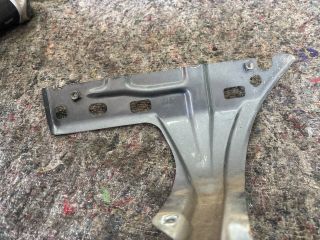 bontott VW TOURAN Jobb Sárvédő Oldaltartó