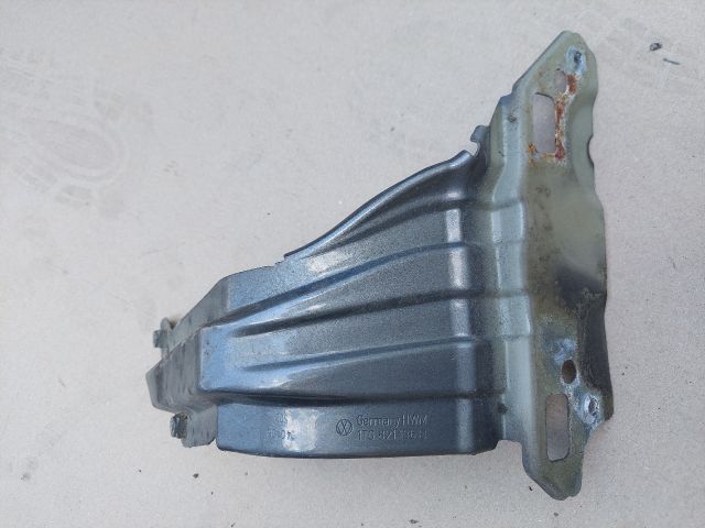 bontott VW TOURAN Jobb Sárvédő Oldaltartó